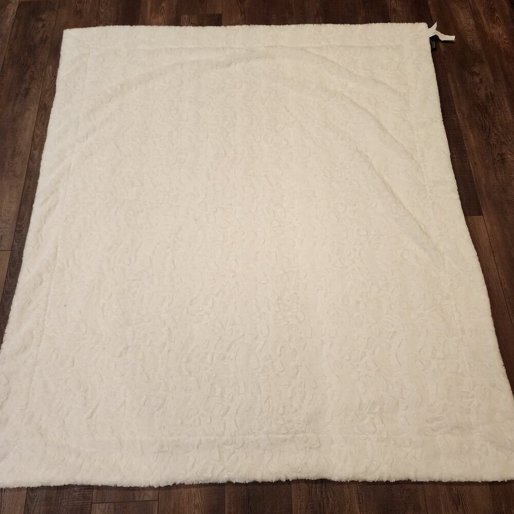 Dennis by Dennis Basso Limited Edition 30th Anniv. Faux Fur Throw Cream Soft!